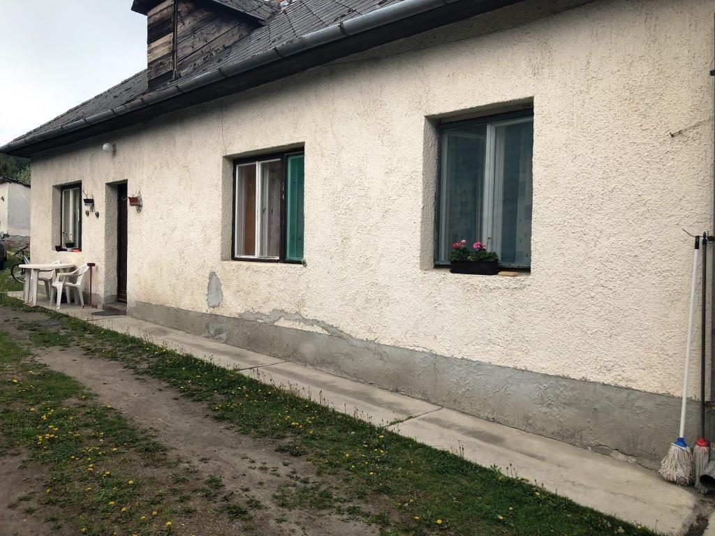 MAĎARSKO - PÁLHÁZA 6 IZBOVÝ TEHLOVÝ RODINNÝ DOM NA PRIESTRANNOM POZEMKU 3210 M2