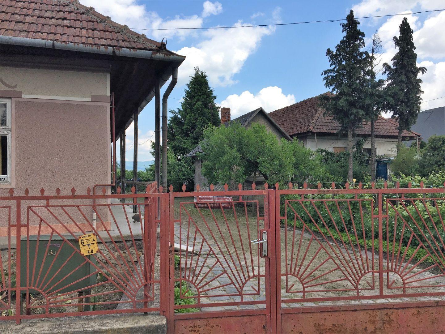 MAĎARSKO - ALSOREGMEC 2 IZBOVÝ DOM DOBRÝ STAV, POZEMOK 2000 M2.