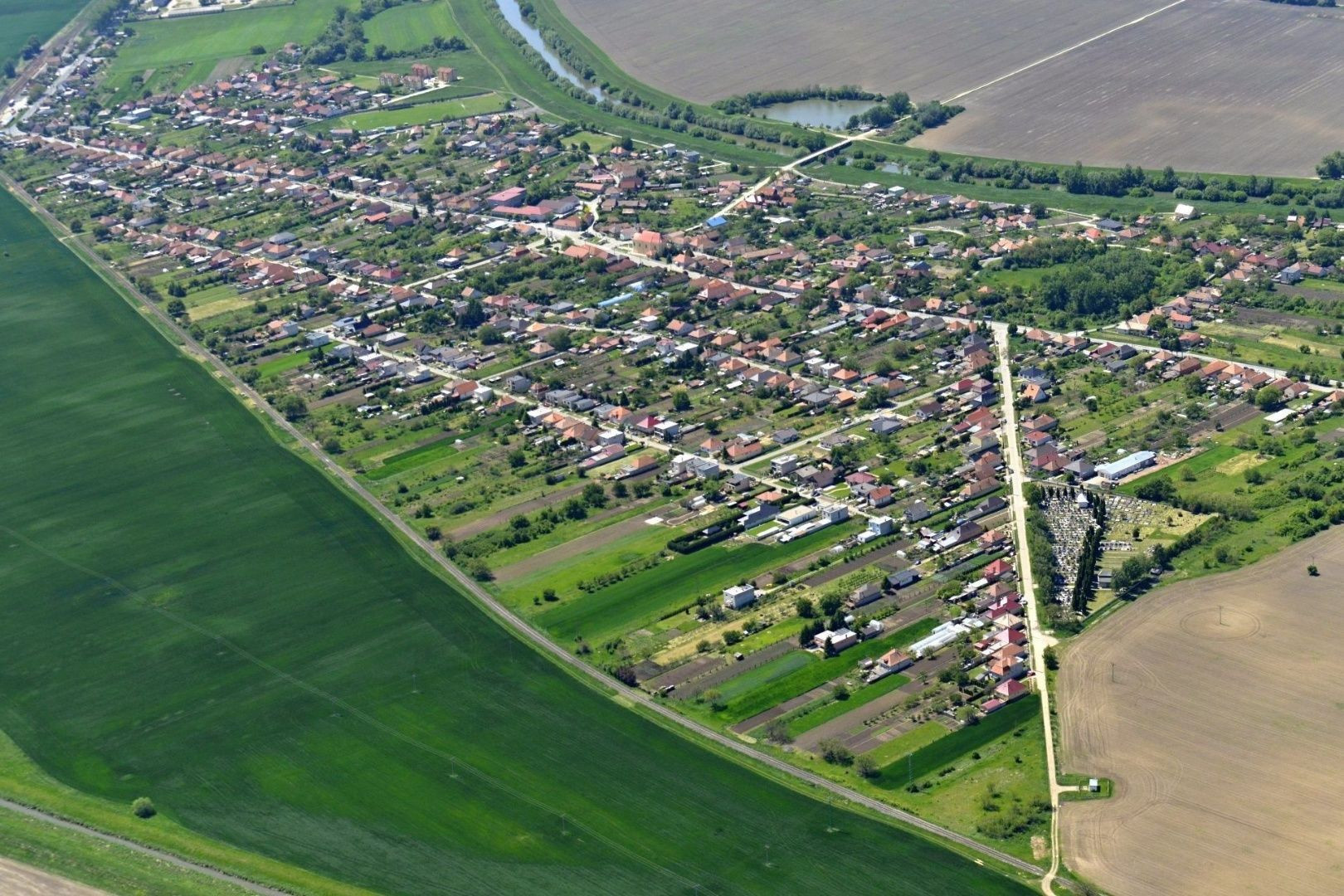 SEŇA - ORNÁ PÔDA VÝMERA CELKOM 156.000 M2 - VÝBORNÁ LOKALITA