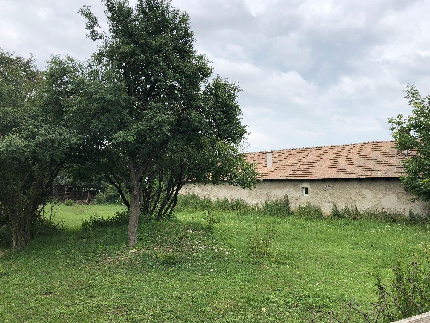 MAĎARSKO - TORNYOSNÉMETI STAVEBNÝ POZEMOK 1.319 M2 VŠETKY IS A STUDŇA.