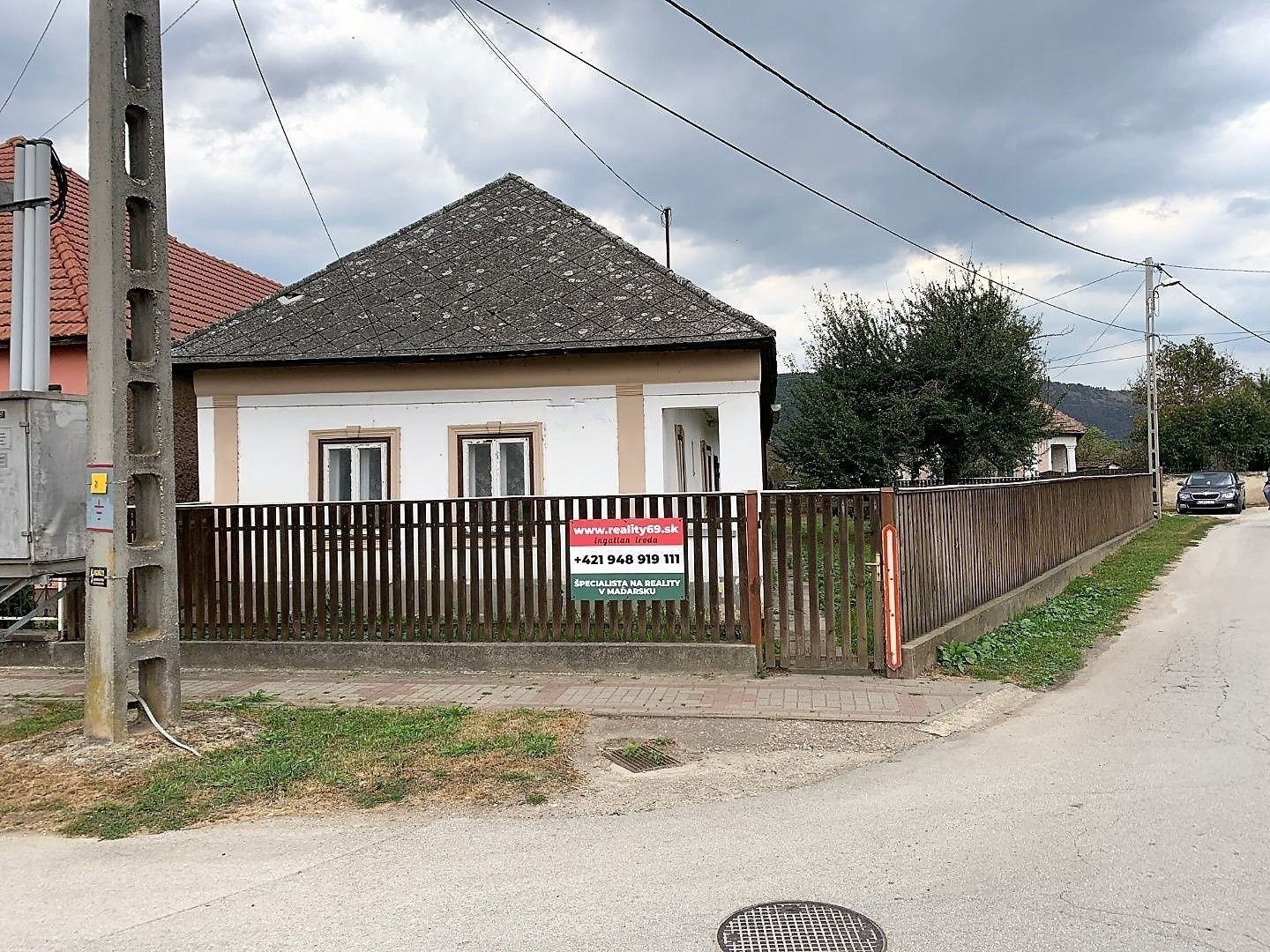 MAĎARSKO - HÍDVÉGARDÓ SEDLIACKA CHALUPA  V PEKNEJ LOKALITE