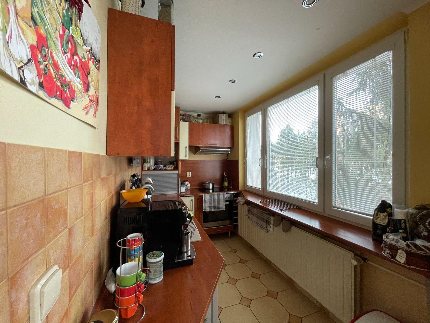 REZERVOVANÉ - FURČA - KROSNIANSKA 3 IZBOVÝ BYT PO KOMPLETNEJ REKONŠTRUKCII 67M2,  PLASTOVÉ OKNÁ, SKRINE, LODŽIA.