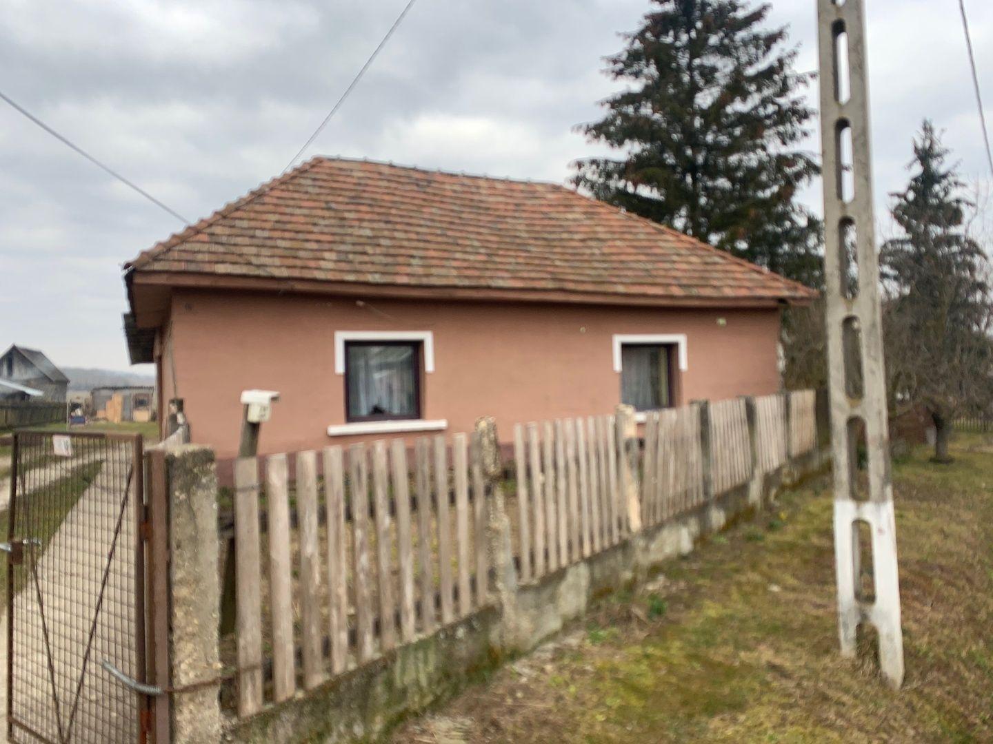 MAĎARSKO - KRÁSZNOKVAJDA 4 IZBOVÝ RODINNÝ DOM S GARÁŽOU.