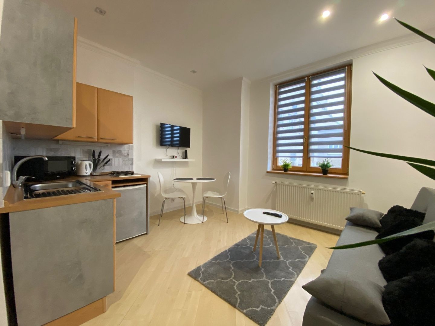 STARÉ MESTO -  HLAVNÁ CENTRUM MESTA BYT KOMPLET ZARIADENÝ