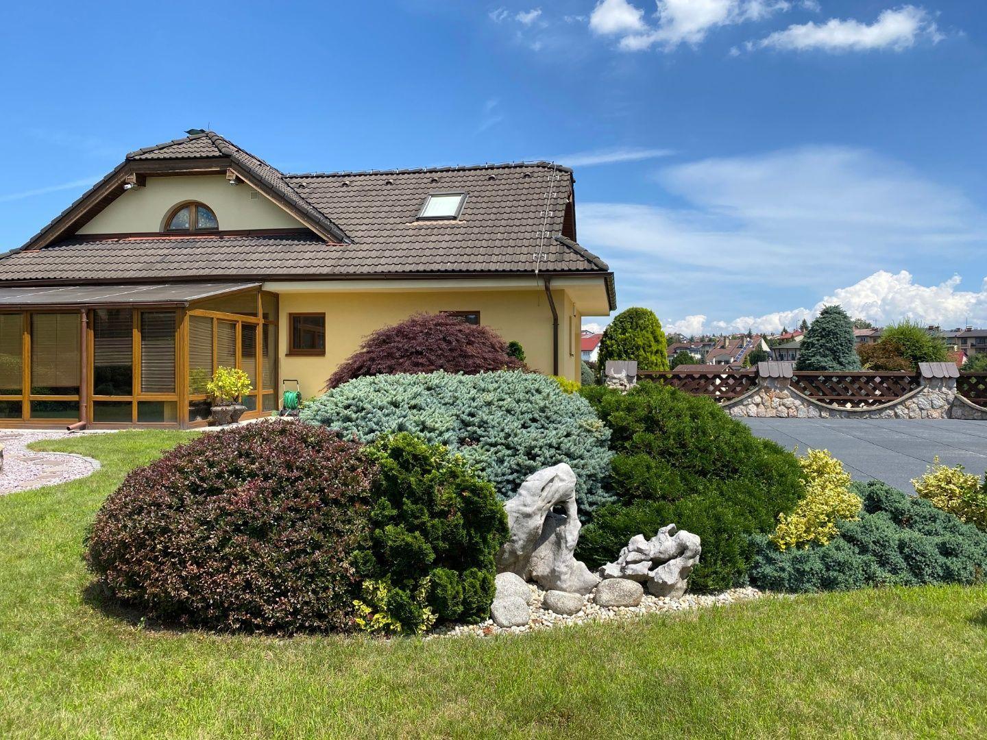 MYSLAVA - NOVÁ CENA - LUXUSNÁ 5 IZBOVÁ VILA S NÁDHERNÝM POZEMKOM PRE NÁROČNÉHO KLIENTA.