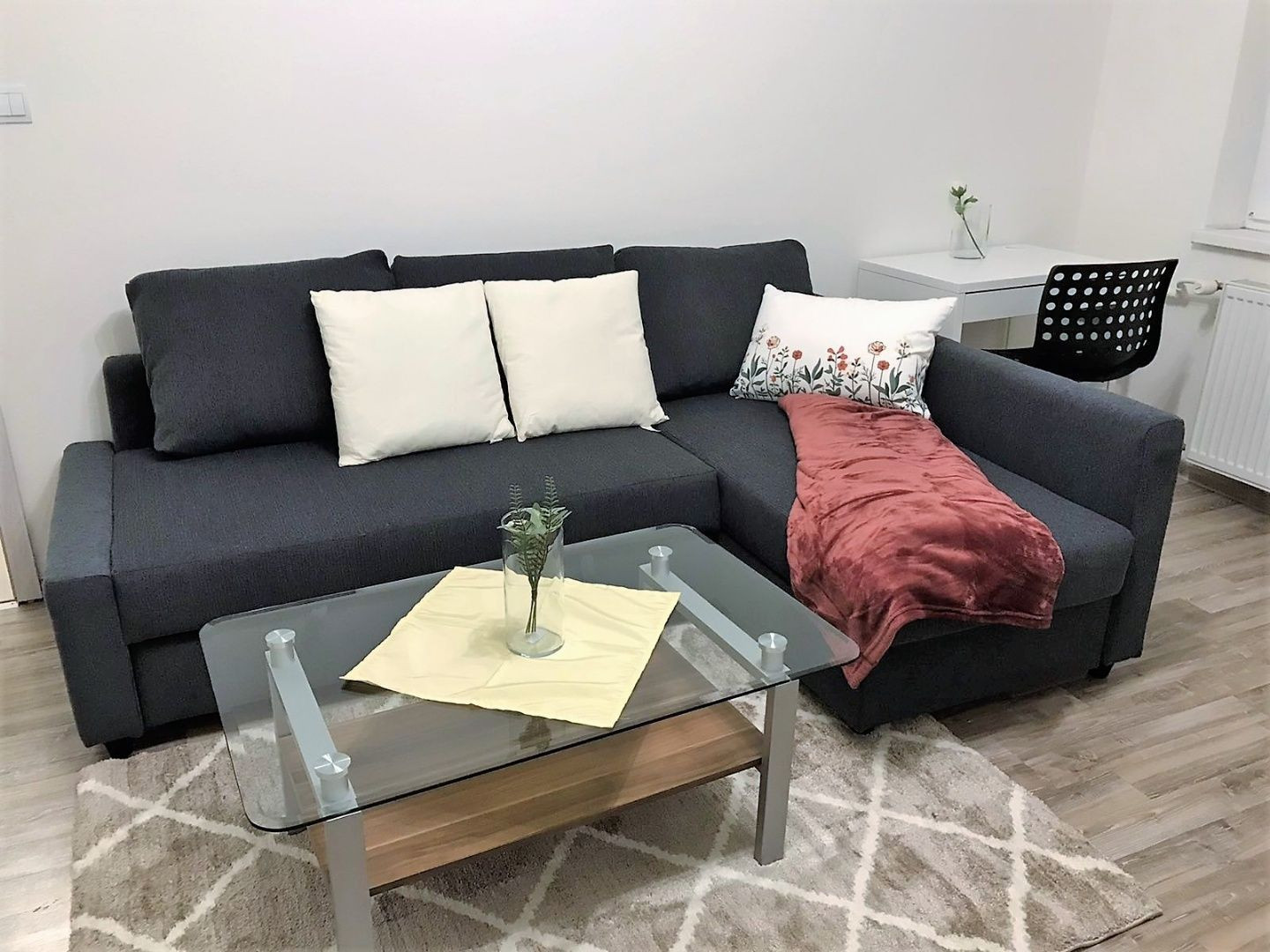 TERASA - TORYSKÁ 1 IZBOVÝ - NOVÝ KOMPLETNE ZARIADENÝ BYT.