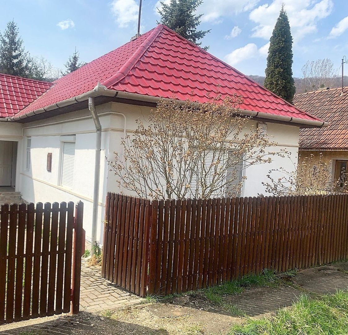 MAĎARSKO - SZOGLIGET 2 IZBOVÝ RODINNÝ DOM V KRÁSNEJ LOKALITE.