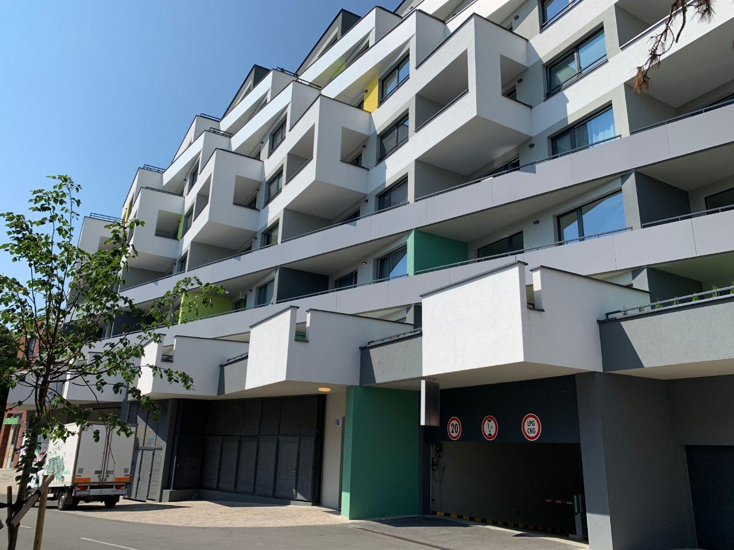 STARÉ MESTO - STROJÁRENSKÁ NOVOSTAVBA 1 IZBOVÝ MODERNÝ KOMPLETNE ZARIADENÝ TEHLOVÝ BYT.