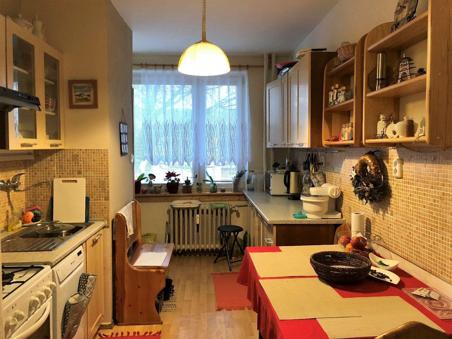 JAZERO - DONSKÁ 3 IZBOVÝ PEKNÝ BYT  68 M2 S LODŽIOU.