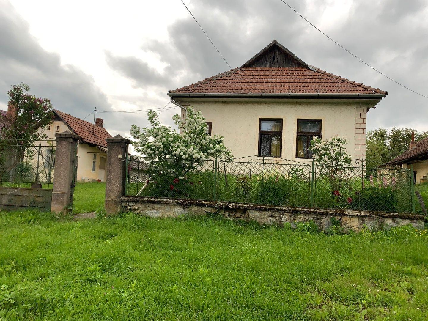 MAĎARSKO - PERECSE 3 IZBOVÝ SEDLIACKY DOM S LETNOU KUCHYŇOU