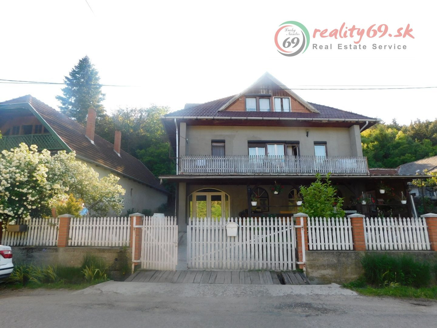 MAĎARSKO - KOMLOSKA 8 IZBOVÝ ZREKONŠTRUOVANÝ RD VCHODNÝ AJ AKO PENZIÓN