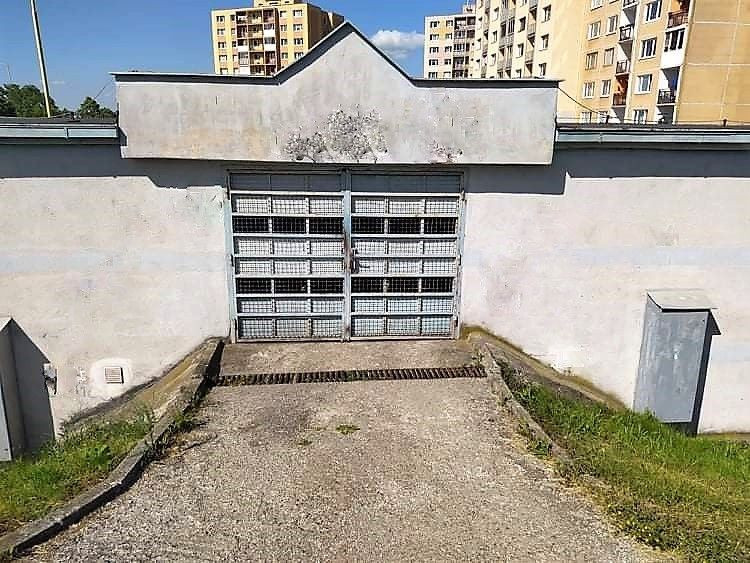 REZERVOVANÉ - ŤAHANOVCE - SOFIJSKÁ - GARÁŽ V PARKOVACOM DOME.