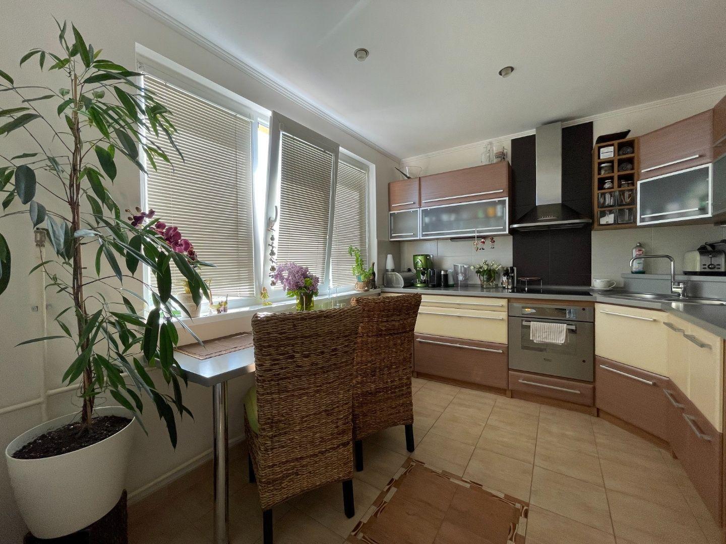 TERASA - POPRADSKÁ 1 IZBOVÝ BYT 38 M2, KOMPLETNÁ REKONŠTRUKCIA VRÁTANE ZARIADENIA BEZ LODŽIE.