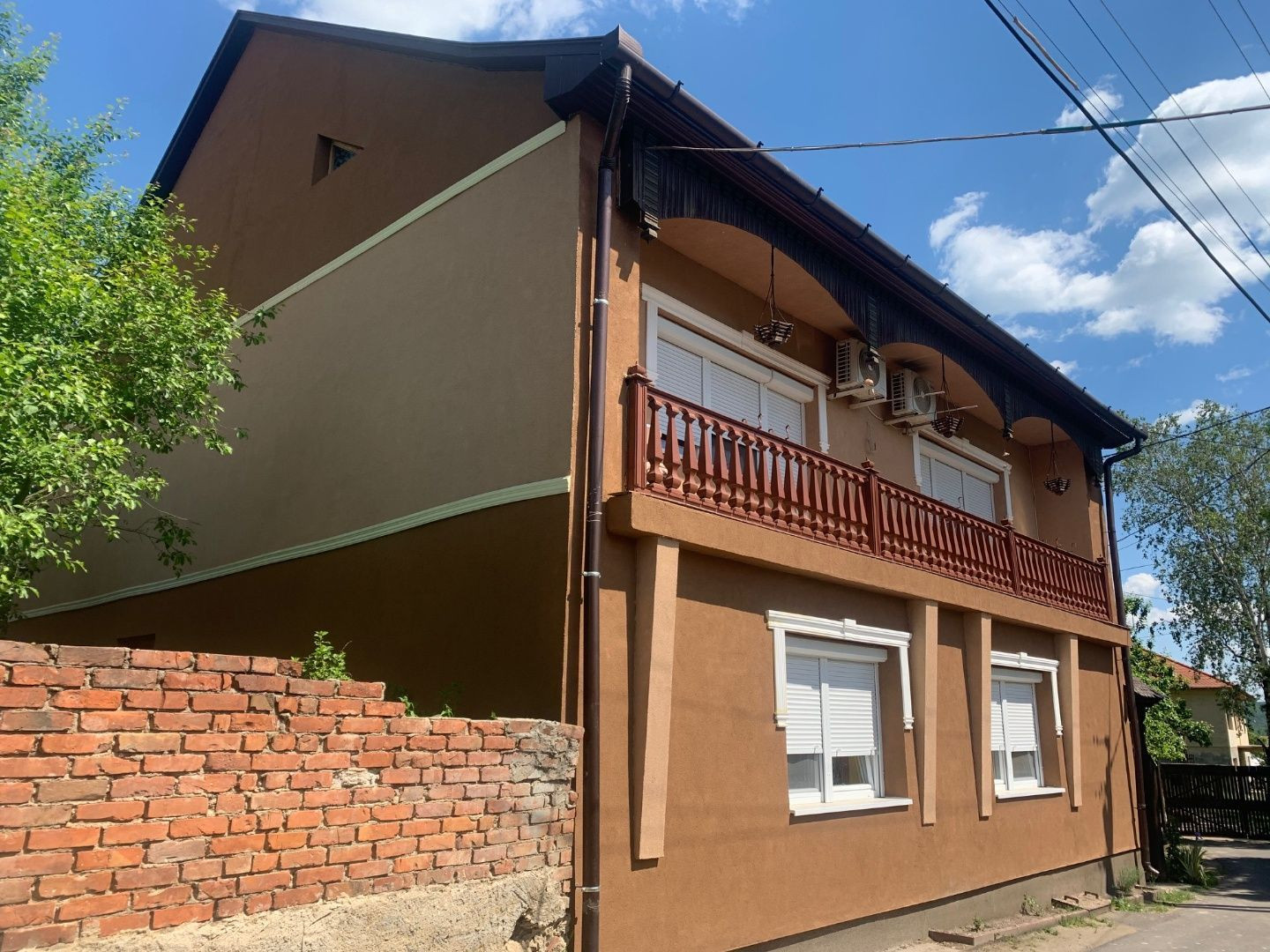 MAĎARSKO - SZENDRO LUXUSNÝ 4 IZBOVÝ ZREKONŠTRUOVANÝ RODINNÝ DOM