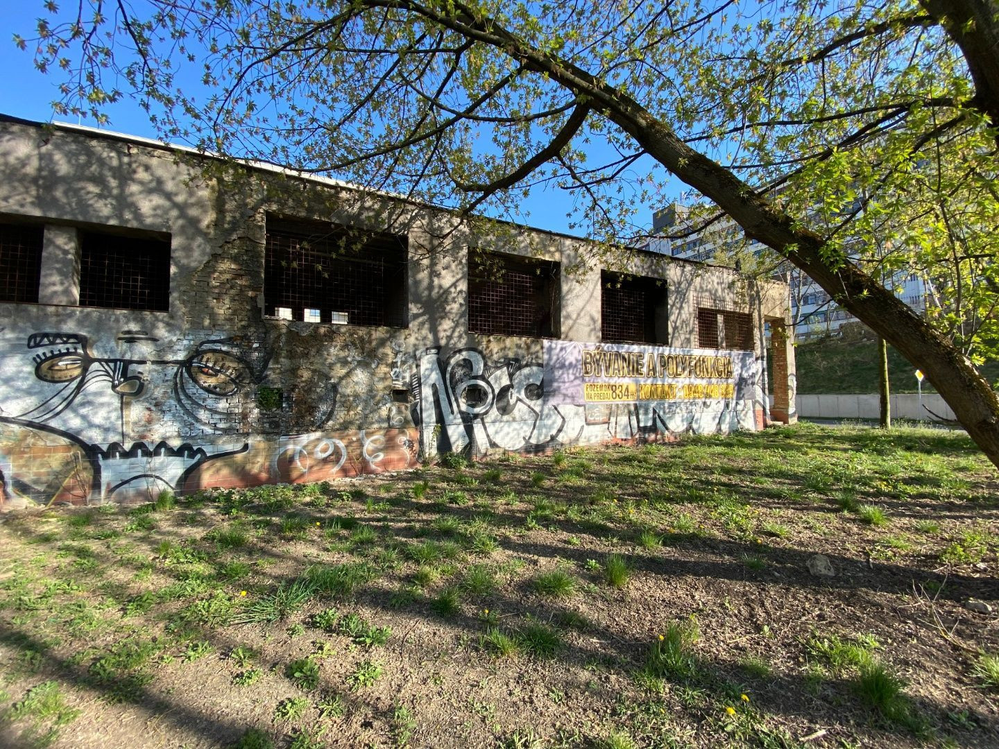 NOVÁ TERASA - POZEMOK 834 M2 VHODNÝ NA POLYFUNKCIU