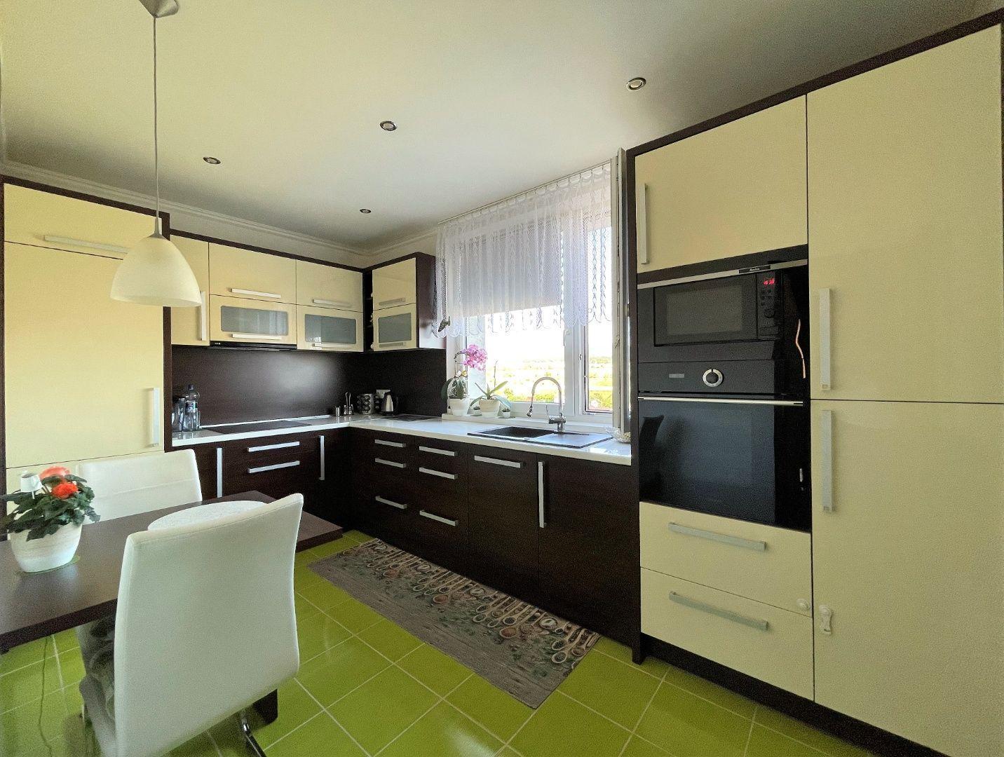 REZERVOVANÉ - PREŠOV - LOMICKÁ 3 IZBOVÝ BYT S LODŽIOU KOMPLETNÁ REKONŠTRUKCIA 65 M2