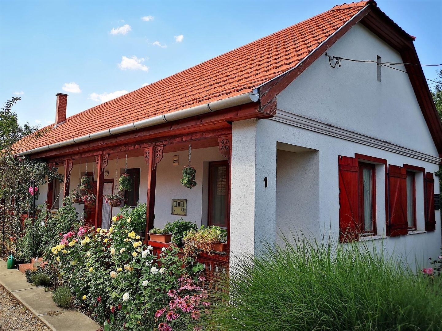 PRENÁJOM - AGGTELEK ROMANTICKÝ VIDIECKY DOM IBA 70 KM OD KOŠÍC -  V KRÁSNOM PROSTREDÍ