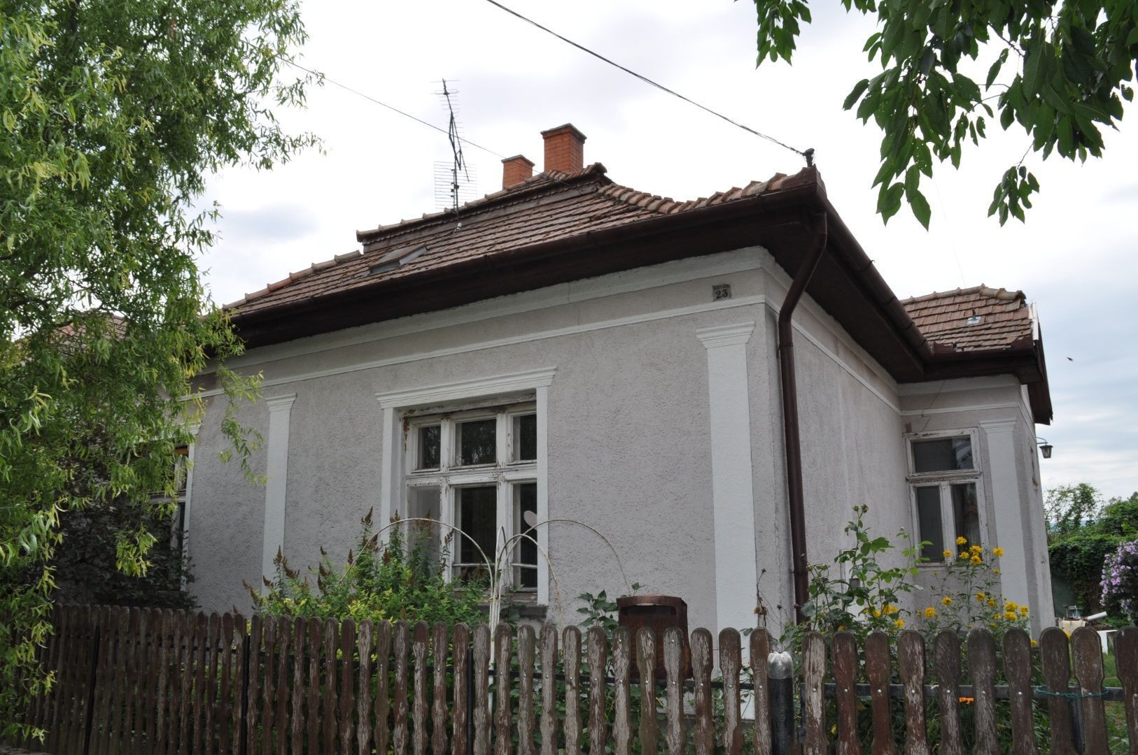 MAĎARSKO - GONC 3 IZBOVÝ  RD V TICHEJ ULIČKE SO SLOVENSKÝM SUSEDOM