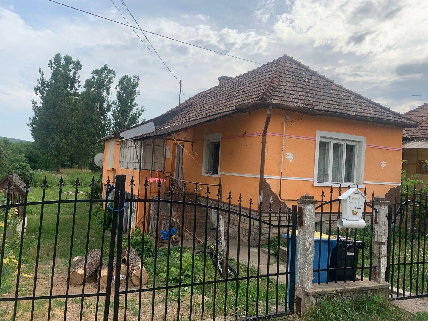 MAĎARSKO - PERKUPA PEKNÝ 2 + 1 IZBOVÝ RD NA TICHEJ ULICI