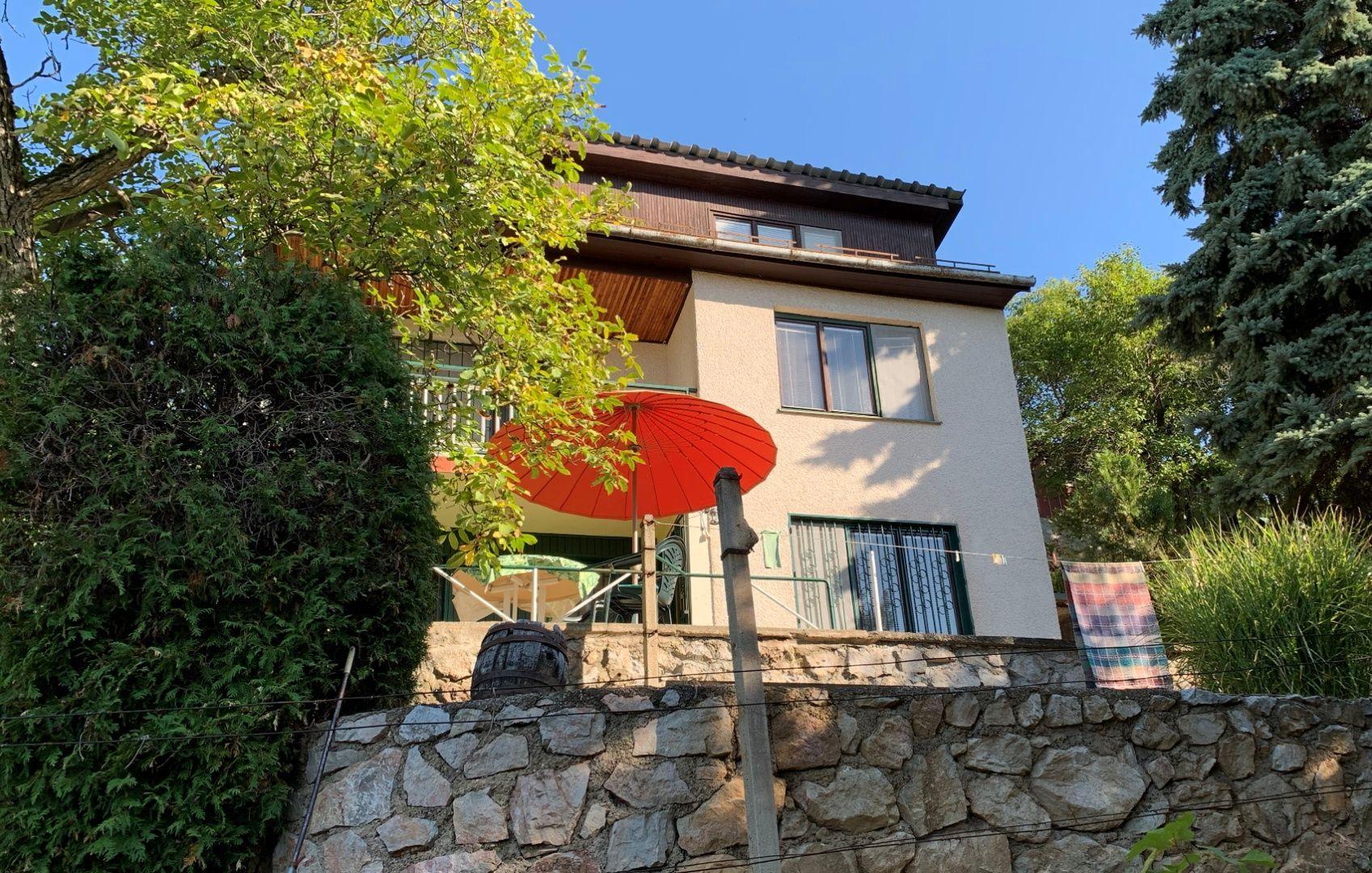 REZERVOVANÉ - JABLONOV NAD TURŇOU - MUROVANÁ CHATA VÝBORNÝ STAV.