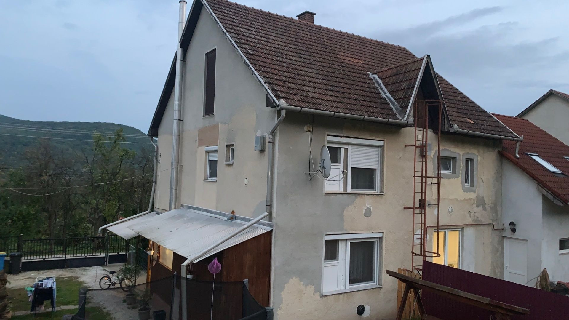 REZERVOVANÉ - MAĎARSKO - PERKUPA VEĽKÝ 3 IZBOVÝ ZREKONŠTRUOVANÝ V KRÁSNEJ LOKALITE