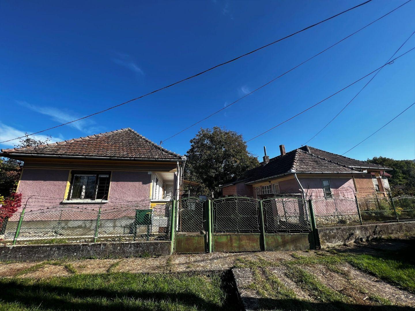 MAĎARSKO - ABAÚJVÁR VIDIECKY DOM A LETNÁ KUCHYŇA, POZEMOK 600 M2.