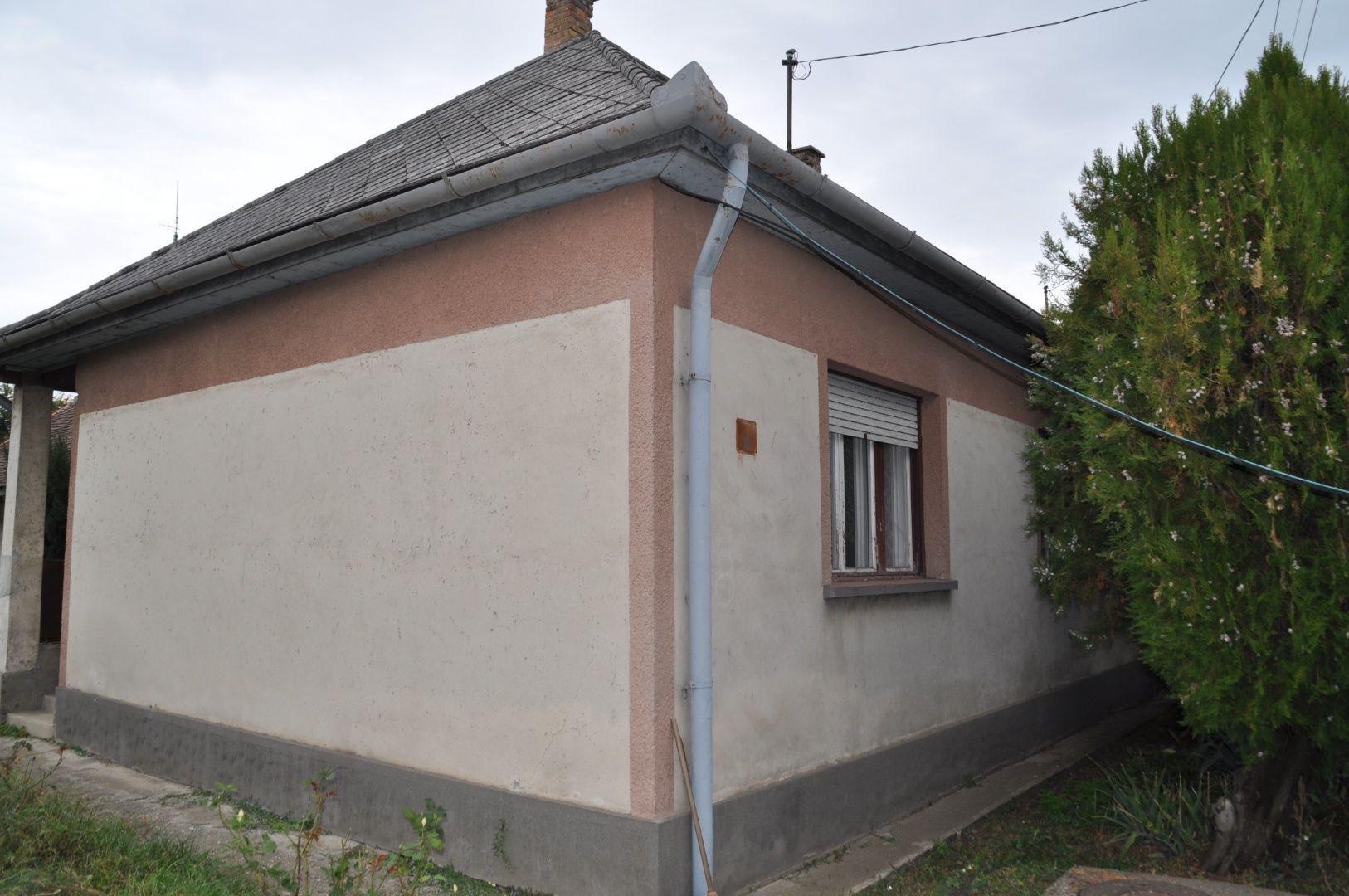 MAĎARSKO - ENCS SUPER DVOJGENERAČNÝ DOM  S ROZLOHOU 120 M2 + 120 M2