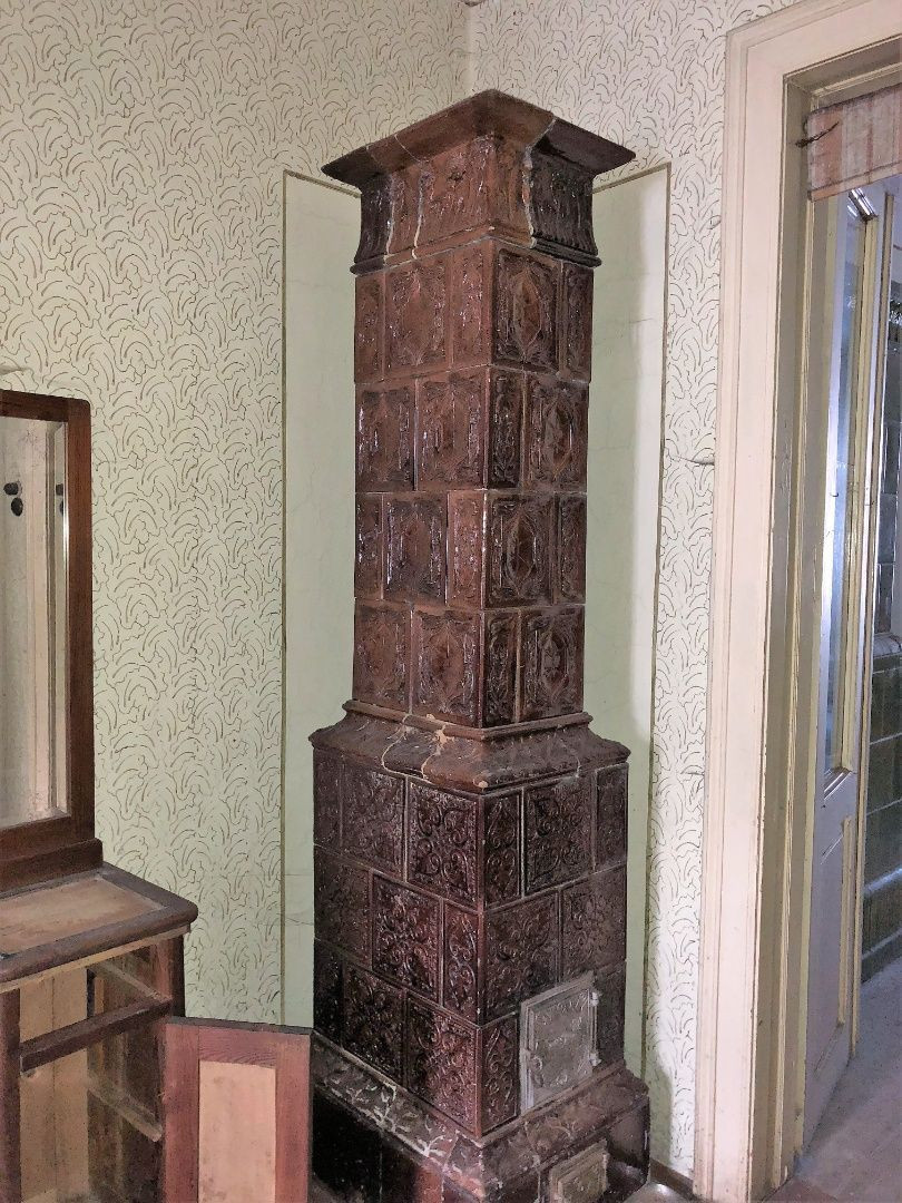 SMOLNÍK - MEŠTIANSKY DOM S OBCHODNÝM PRIESTOROM V CENTRE MESTA.