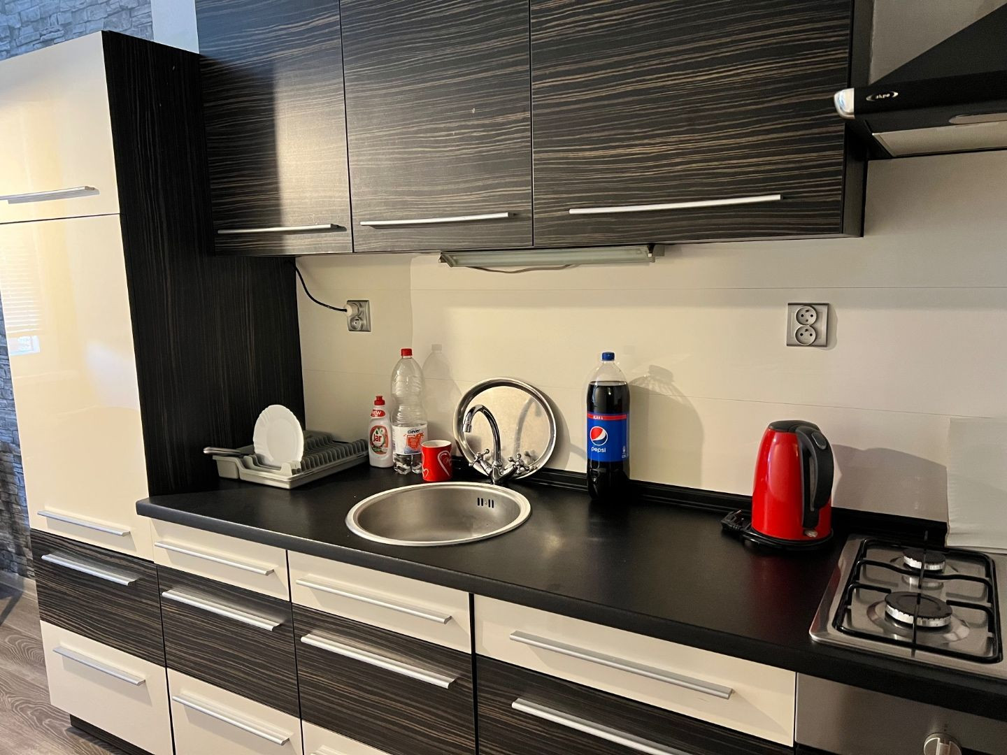 SÍDLISKO KVP - HÚSKOVA IDEÁLNE 3. POSCHODIE ZATEPLENÝ OBYTNÝ DOM