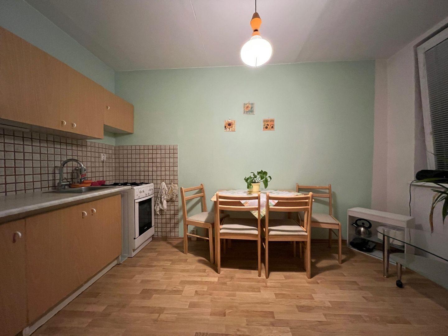 REZERVOVANÉ -  TERASA - BERNOLÁKOVÁ PEKNÝ 3 IZBOVÝ ZARIADENÝ BYT 68 M2 S LODŽIOU.