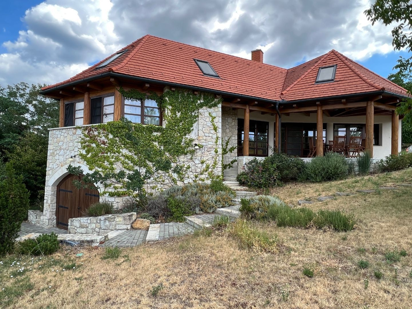 MAĎARSKO - MÁD - SUPER VILA - INVESTIČNÁ NEHNUTEĽNOSŤ V TOKAJSKEJ OBLASTI