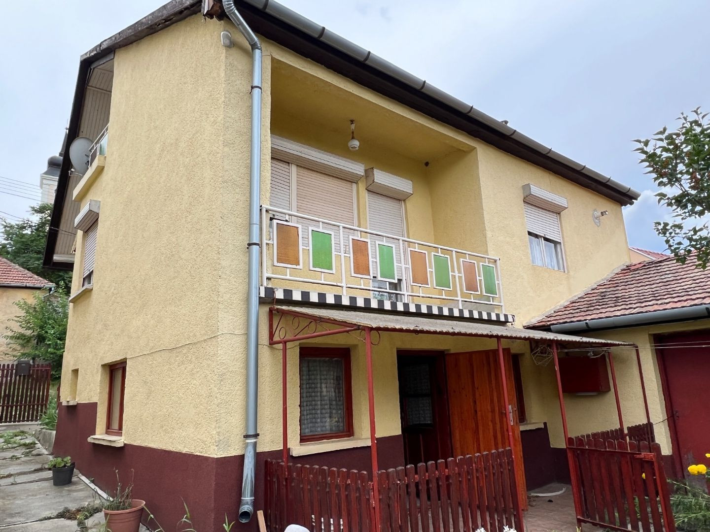 MAĎARSKO - MONOK POSCHODOVÝ RD V TOKAJSKEJ OBLASTI