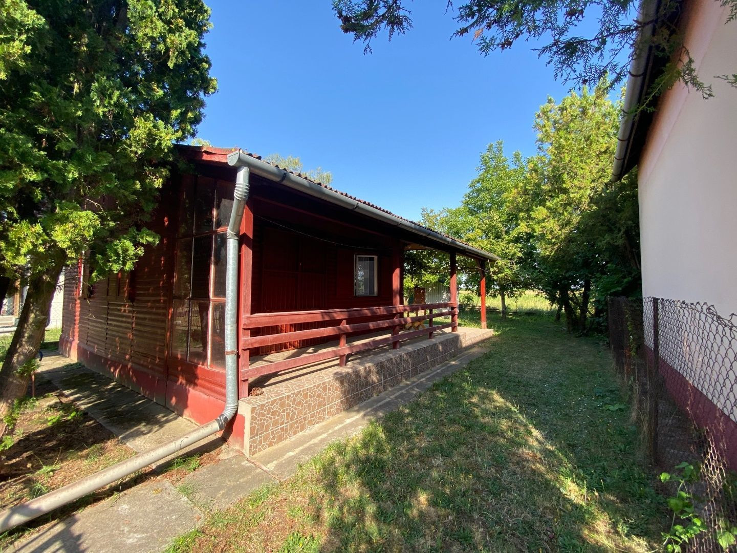 MAĎARSKO - PEKNÝ REKREAČNÝ ZRUB PRI TERMÁLNOM KÚPALISKU.