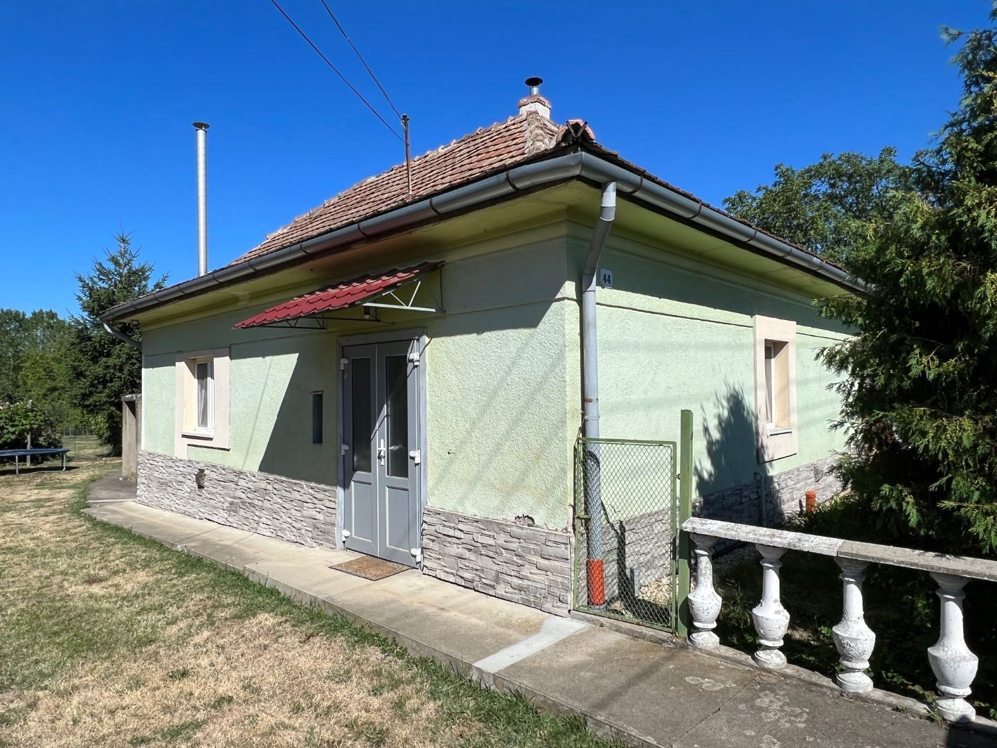 MAĎARSKO - GONCZRUSZKA RD IHNEĎ OBÝVATEĽNÝ V TICHEJ LOKALITE OBCE