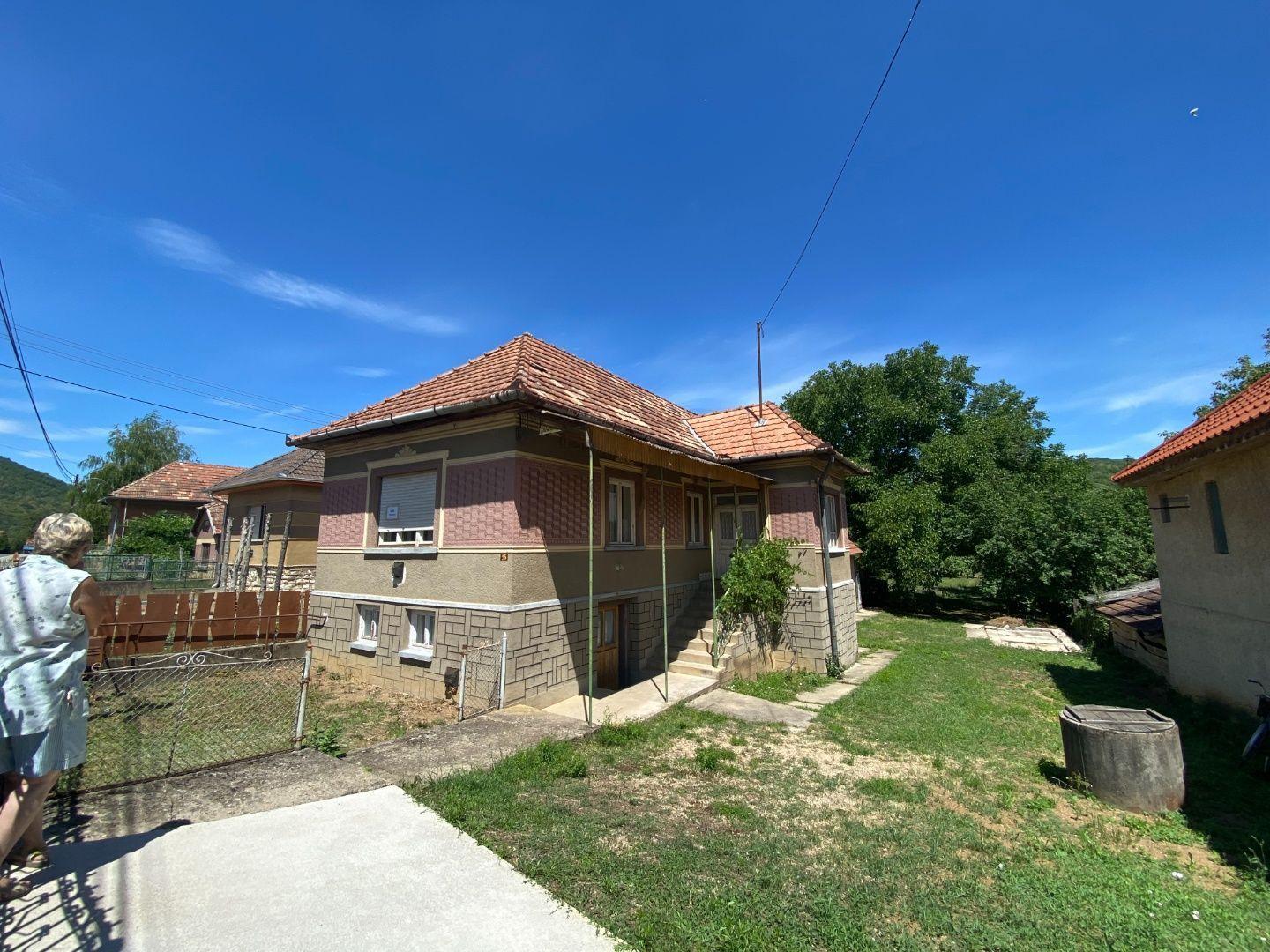 MAĎARSKO - TOP LOKALITA SZOGLIGET PEKNÝ RODINNÝ DOM