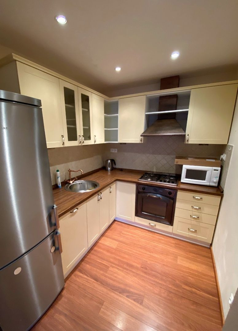 NOVÁ SUPER CENA - MIŠKOVECKÁ - PEKNÝ MODERNÝ BYT PO KOMPLETNEJ REKONŠTRUKCII ČIASTOČNE ZARIADENÝ.