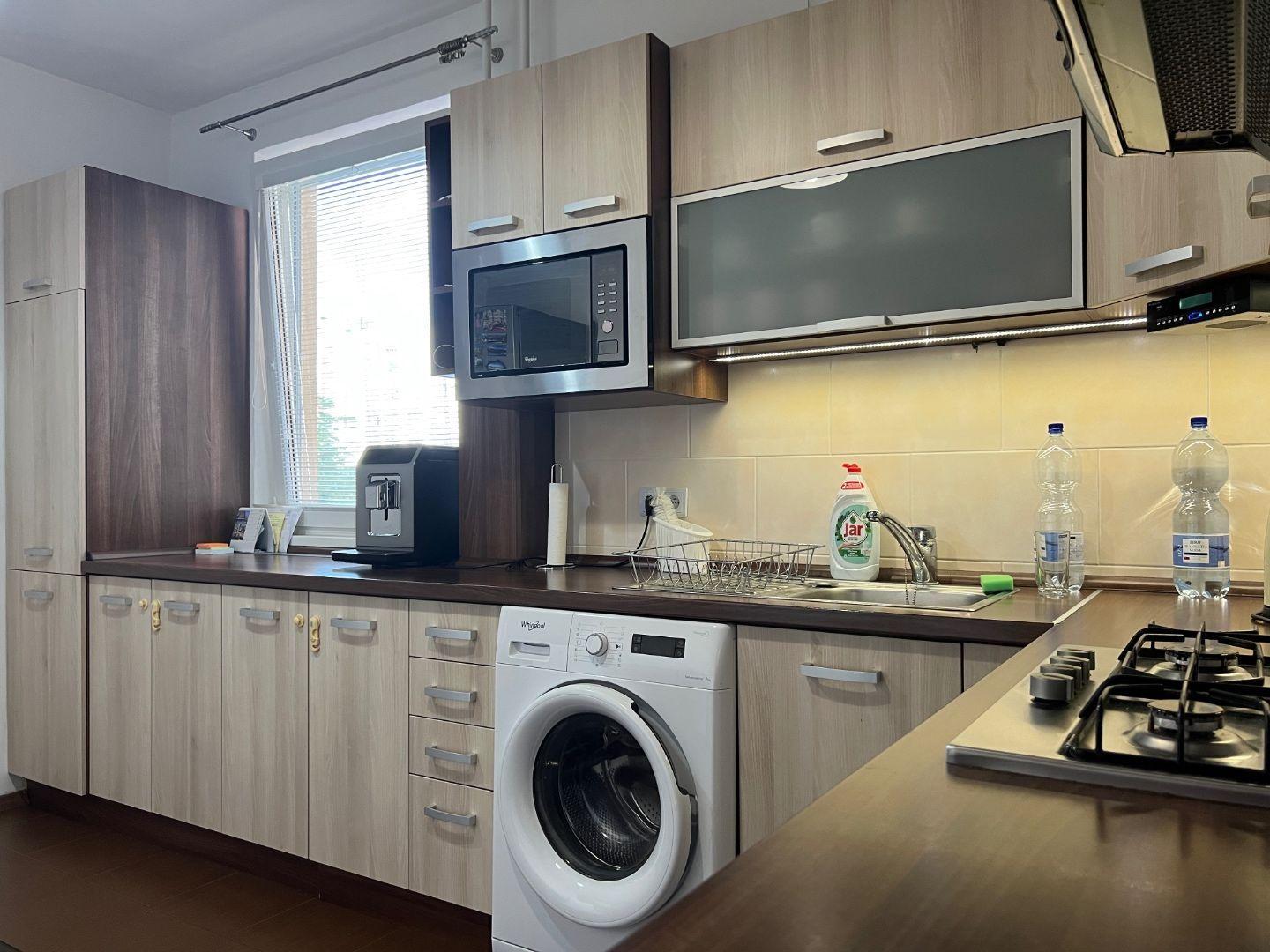 ŤAHANOVCE - ČÍNSKA PEKNÝ 3 IZBOVÝ BYT 79 M2, LODŹIA.