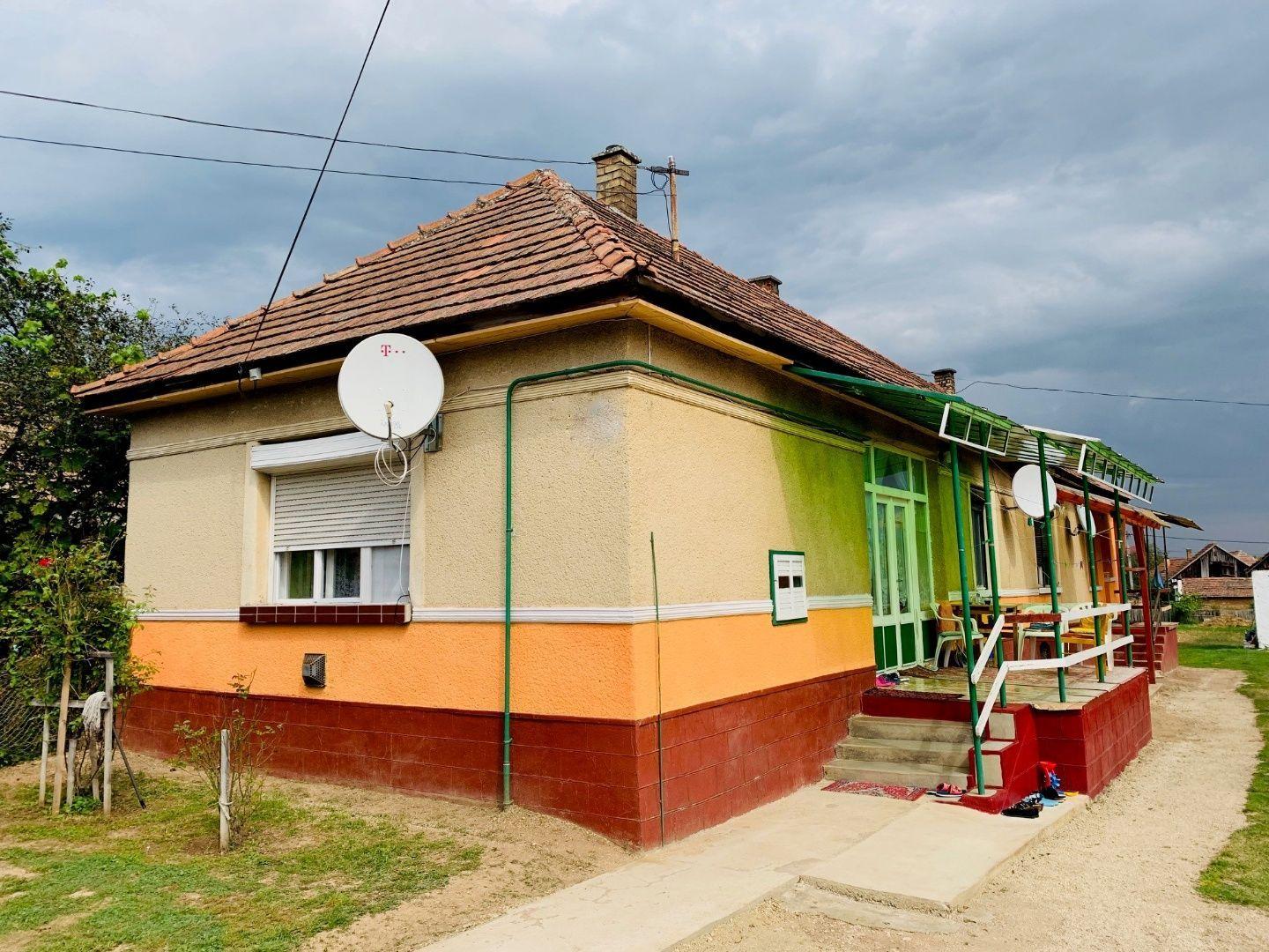 MAĎARSKO - BÓDVASZILAS 3 IZBOVÝ RD V OBCI S KOMPLETNOU INFRAŠTRUKTÚROU