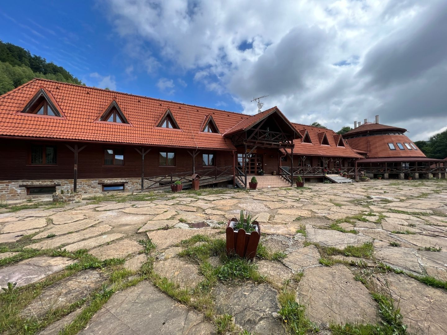 STEBNICKÁ HUTA - REKEREAČNÝ KOMPLEX SLNEČNÝ MAJER NA 22HA POZEMKU.