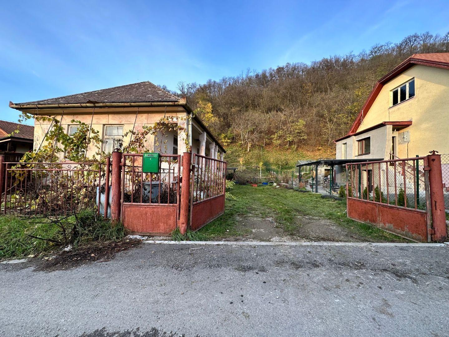 OPÁTSKE - STAVEBNÝ POZEMOK DUBOVÁ ULICA 1.006 M2 POZEMOK.