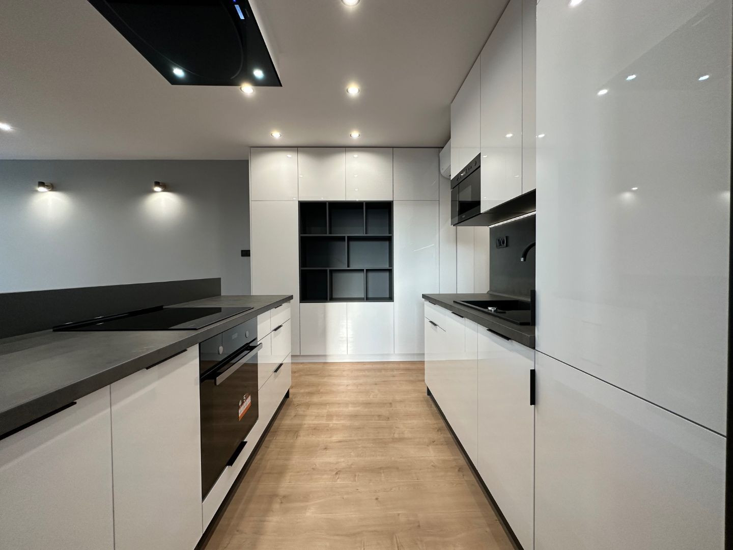 REZERVOVANÉ - JUH - PALÁRIKOVA - 4 IZBOVÝ SUPER MODERNÝ BYT 68 M2, 2 X LODŽIA, KLIMATIZÁCIA, PRÁČKA