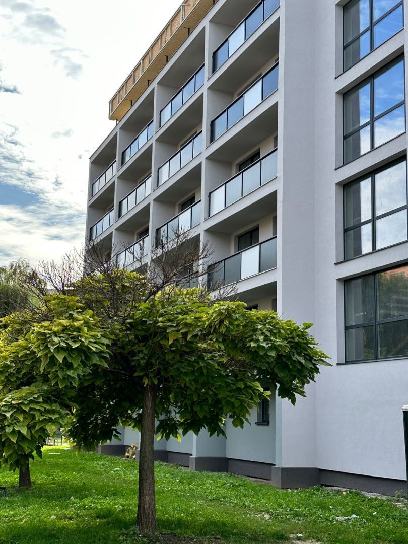 STARÉ MESTO - BELLOVA 1,5 IZBOVÝ BYT 41 M2, HOLOBYT S LODŽIOU.