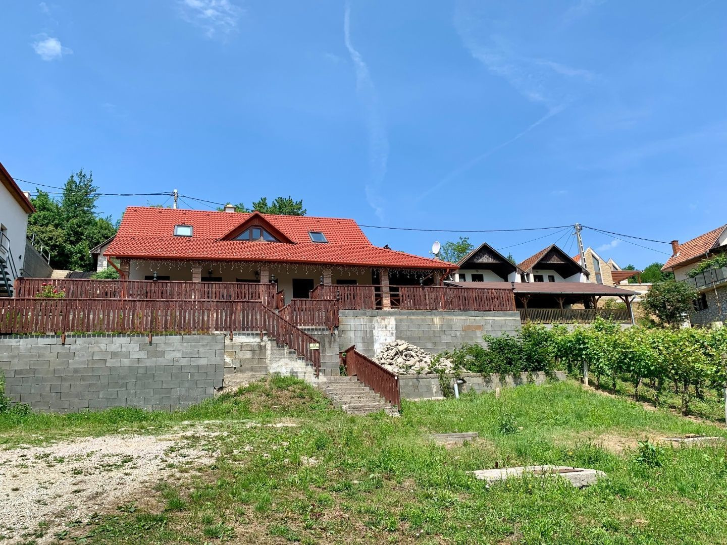 MAĎARSKO - EDELÉNY PEKNÝ RODINNÝ DOM S VEĽKÝM POZEMKOM LEN 85KM OD KOŠÍC