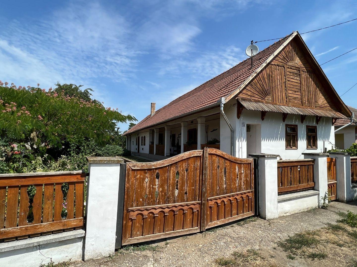 MAĎARSKO - BORSODIVÁNKA KRÁSNÝ SEDLIACKÝ DOM PO KOMPLETNEJ REKONŠTRUKCII.