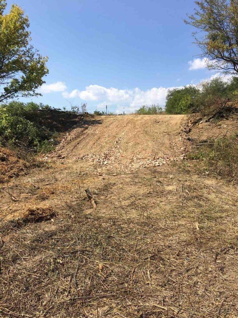 NOVÁ SUPER CENA - BARCA - ČERVENÝ RAK REKREAČNÝ POZEMOK S ROZLOHOU 2.500 M2 V ZAHRADKÁRSKEJ LOKALITE