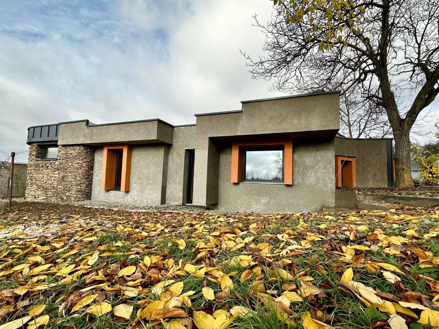 NOVÁ CENA - MALÁ IDA - TOP LOKALITA - 4 IZBOVÁ NOVOSTAVBA V STAVE HOLODOM.