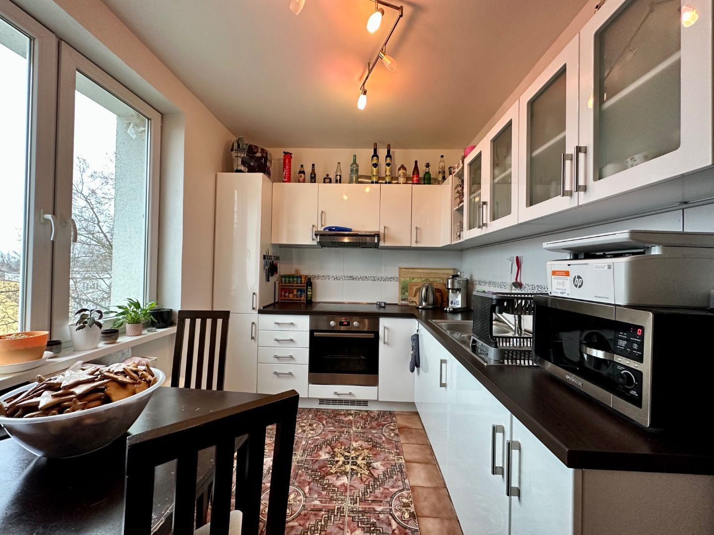 SEVER - VODÁRENSKÁ PEKNÝ TEHLOVÝ BYT PO REKONŠTRUKCII 55 M2 S BALKÓNOM.