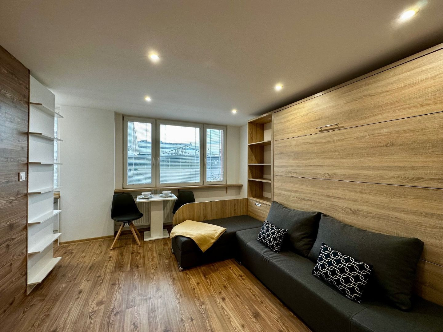 TERASA - LABORECKÁ 1 - IZBOVÝ BYT PO KOMPLETNEJ REKONŠTRUKCII