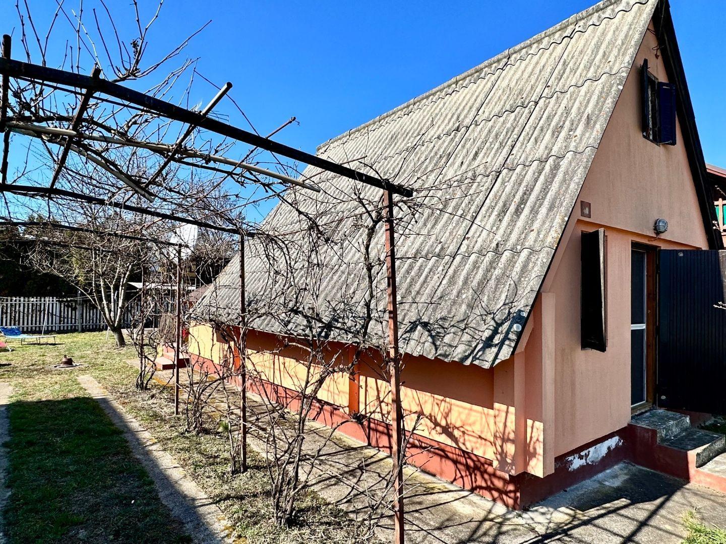 REZERVOVANÉ  - MAĎARSKO - TISZACSEGE - ZATEPLENÁ 4 IZBOVÁ CHATA PRI TERMÁLNOM KÚPALISKU.