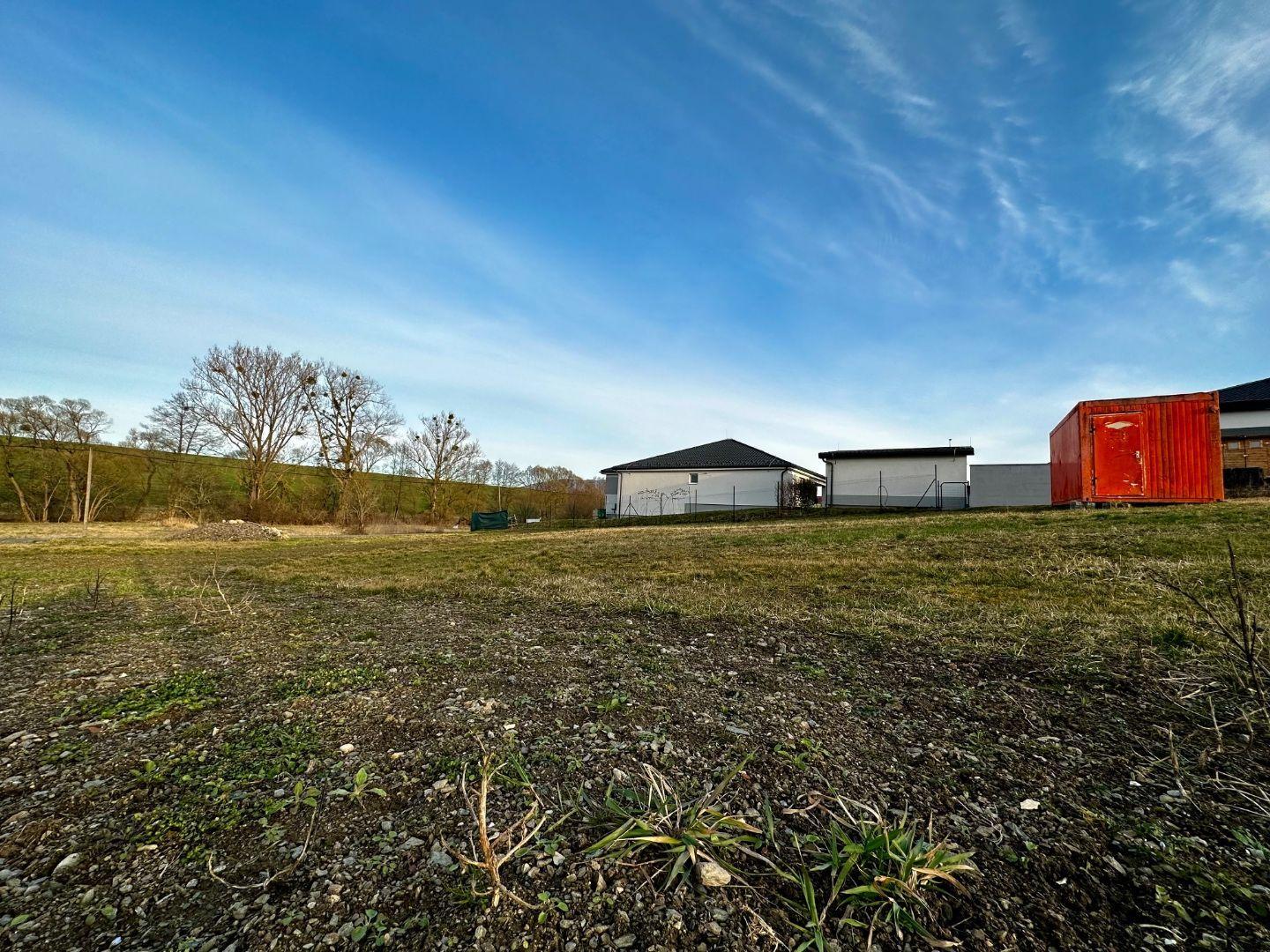 ĎURĎOŠÍK - STAVEBNÝ POZEMOK NA PREDAJ LEN 16 KM OD KOŠÍC